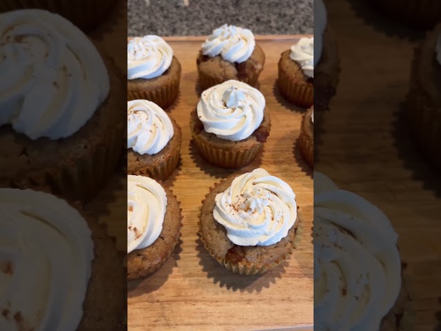 The perfect fall dessert | apple pie cupcakes 🧁 🍎 #falldessert #dessert #cupcakes#applepie