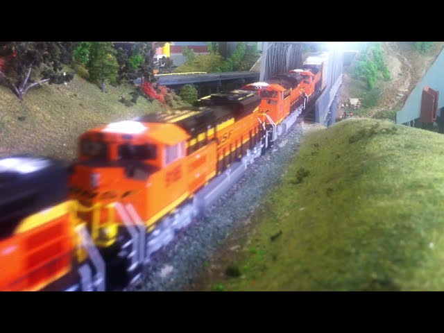 BNSF manifest train pulled by 8 diesels HO scale