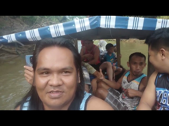 Sumakay kami ng bangka