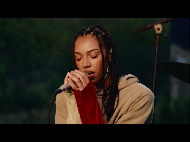 Amie Blu - trees for the woods (live performance video)