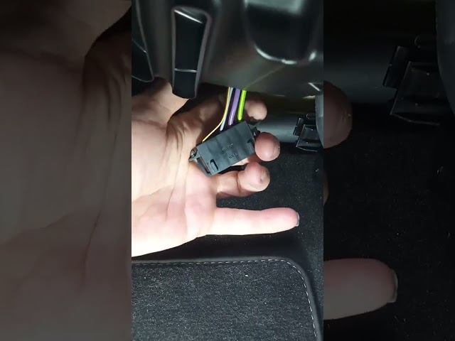 Vauxhall Crossland heater resistor removal