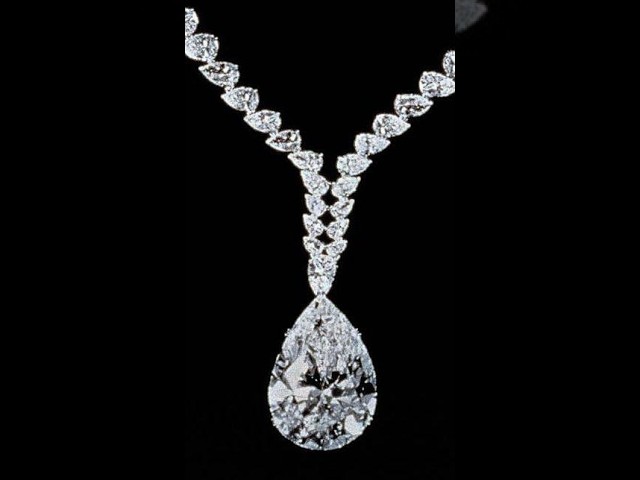 Why Everyone Wanted to See This $1M Diamond #elizabethtaylor #VintageGlam #Cartier
