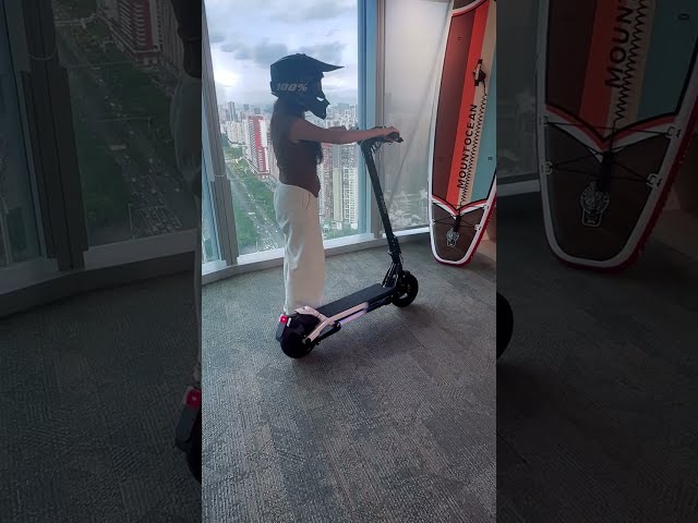 E-scooter gang, where you at? 🛴🤝 #scooter #escooter #scooters  #scooterride #automobile