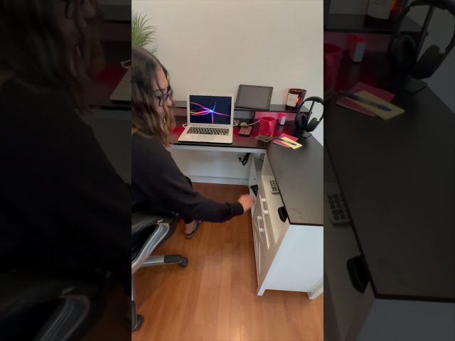 The desk I didn't think I needed...until now #SEDETA