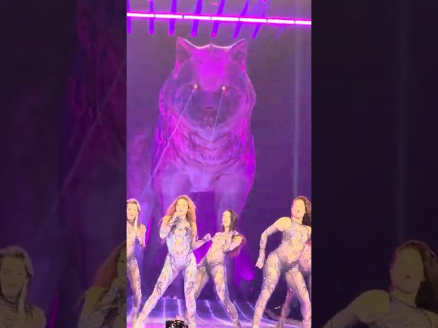 Shakira performs under a giant wolf! (LMYNL Tour Live in Baltimore, 7-6-26) (4K HDR, HQ AUDIO)