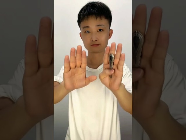spoon disappearing magic trick here is the tutorial #shorts #magic #tutorial #trending #funny