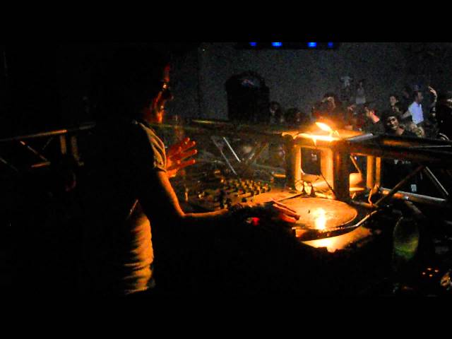 08.03.13 WOMEN'S DAY PARTY INGRID BEAT KOUPLE DJ-SET @ LOGIC CLUB BOLOGNA