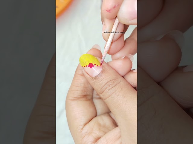 easy nail art design with toothpick 😍💅🏻#nails #nailart #naildesign #shorts