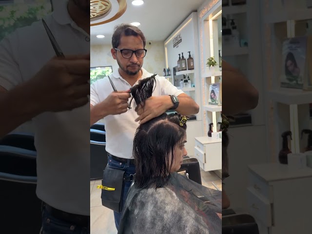 Short length layered Haircut 💇‍♀️ part21 #hairstyle  #haircut  #shorthaircut  #roundlayers