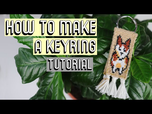 HOW TO MAKE A KEYRING [CC] || Friendship Bracelets