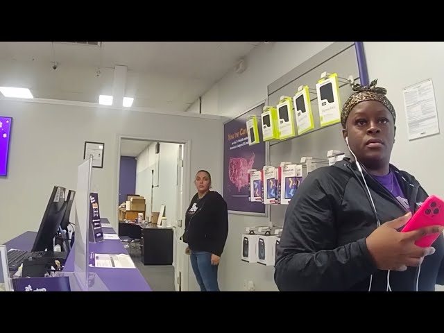 Metro by T-Mobile Employee Send $400 to Herself Using Customer's Cash App