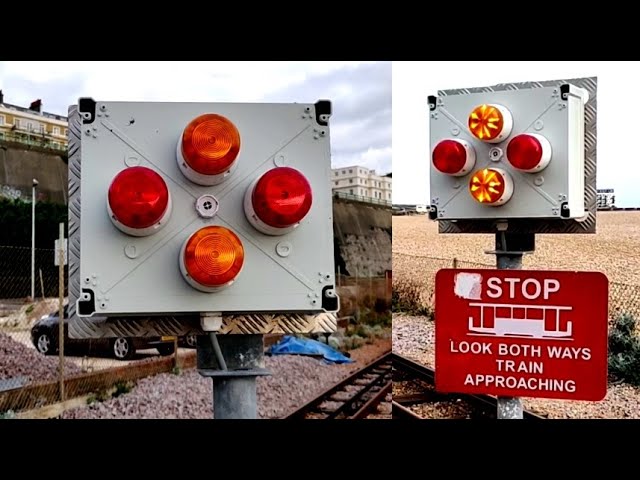 Volks Railway No5 Level Crossing, Brighton