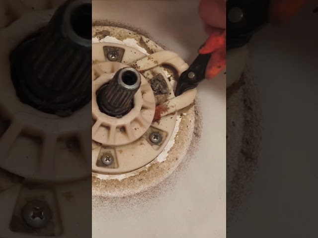 😱 ¡La Whirlpool NO agitaba por esto!Pelos, fibras y suciedad tenían todo atascado 🧺⚠️🛠️ Mira