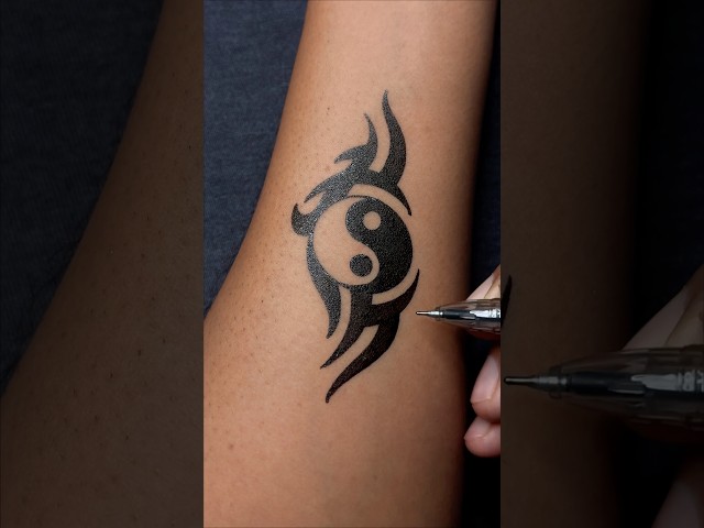 How to Draw a Tribal Yin Yang ☯️ Pen Tattoo 🖊️…….. #Shorts #TattooArt #GelPenArt #YinYangTattoo