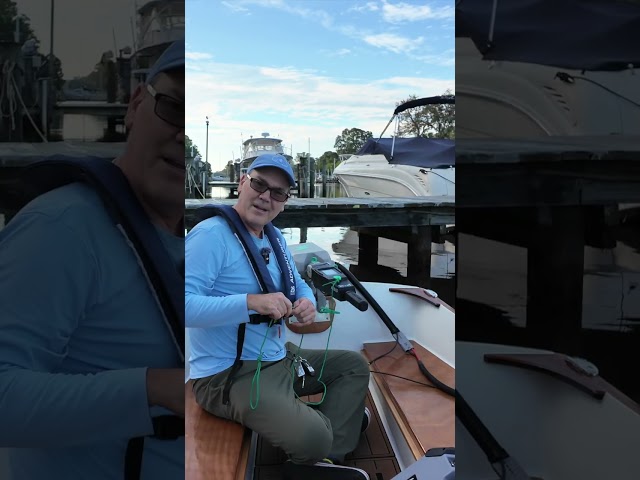 Beeping outboard motor #outboard #boat #fishing