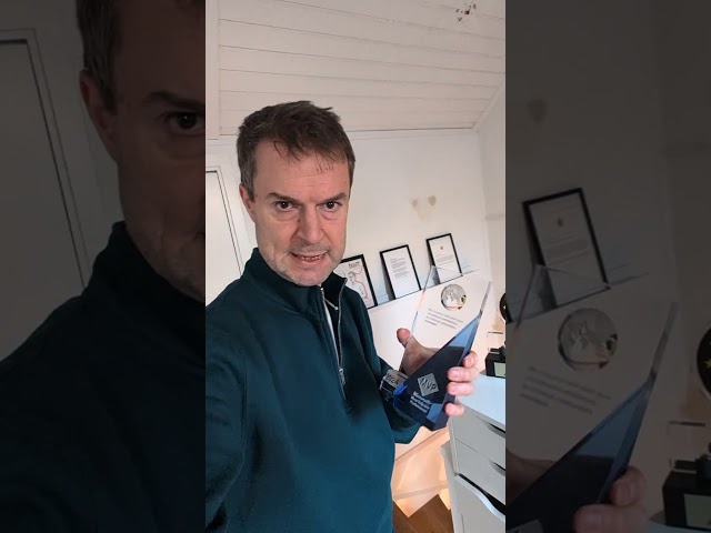 Daniel Stenberg showing off awards