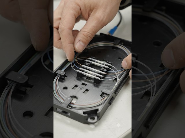How to Route Fiber Optic Splicing Tray | FTTH Management Guide