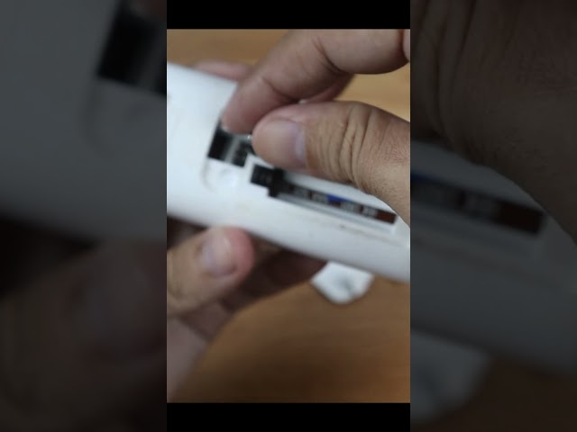 SAMSUNG AC Remote Battery Change #samsungac #samsungacremote #samsung #samsungaircon