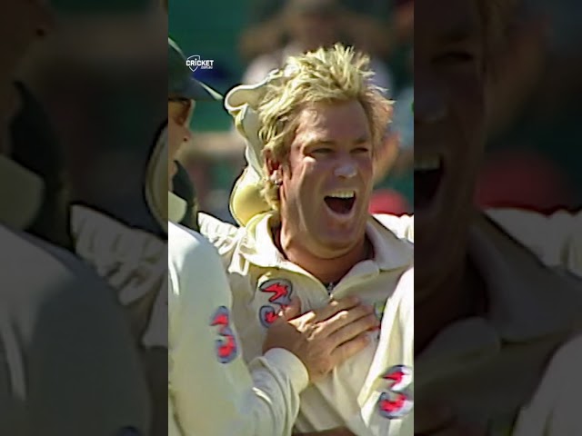Gibbs falls into Warne's trap!