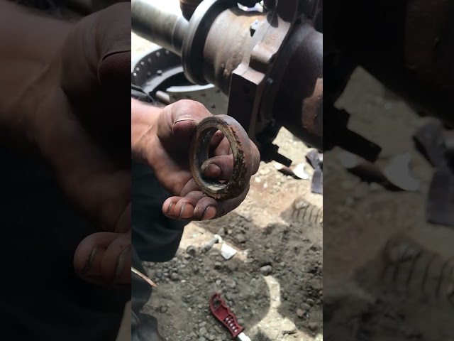 What is this it is so rusty #restorationwork #youtubeshorts #ytshorts
