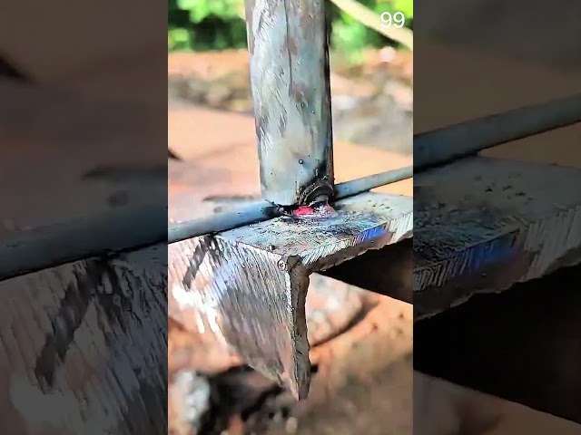 welding sparks fuse vertical and horizontal metal pieces #welding #metalwork