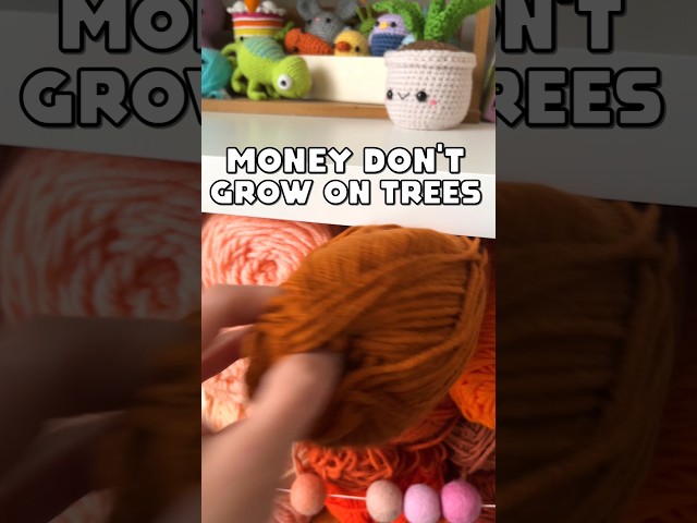 crochet some money? 💸 #crochet #crocheting #amigurumi #crochetpattern #moneyplant #crochetlove