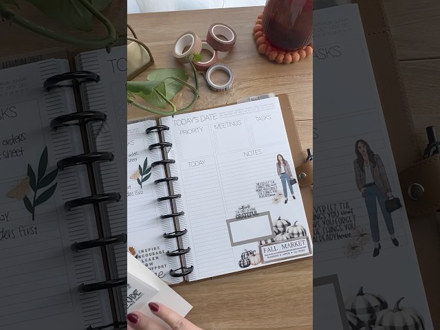 Filling in my @kellofaplan Daily Planner