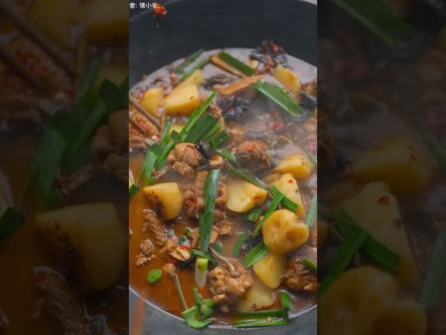 Traditional Chinese Mushroom Chicken & Potato Recipe with Red Chili | Delicious Village Cooking