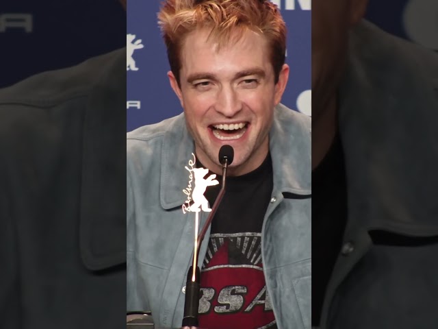 Robert Pattinson can't stop laughing during the interview #mickey17 #shorts
