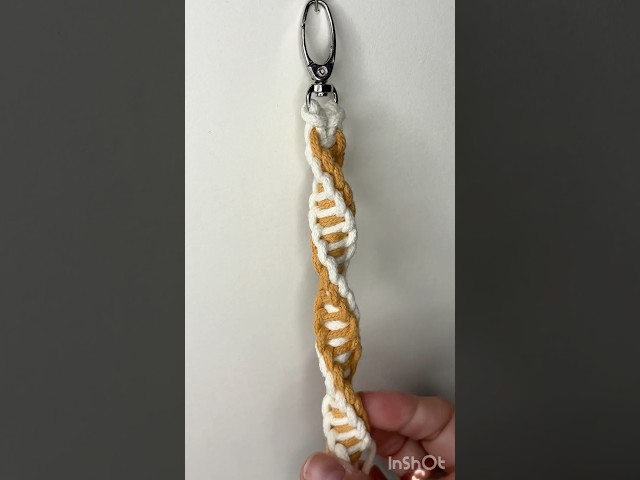 DNA twist on a classic! This macrame keychain uses square knots with a twist #macrame #diy #keychain