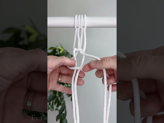 👀💛This knot is a variation of the Square Knot.✨#macrame #macrameknots #macrametutorial #handmade