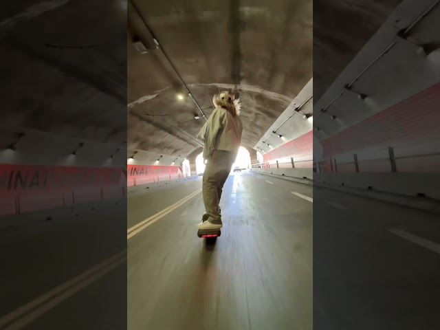 Tunnel surfinโ ๐โโ๏ธ #onewheel