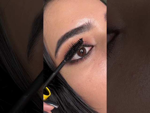 GRWN for Navratri Eye Makeup | Festive Eyes in Minutes! #GRWN #nykaatv