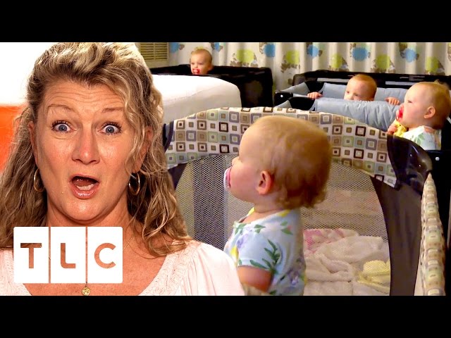 Mimi Shares Hotel Room With The Quints | Outdaughtered | S2 Episode 8