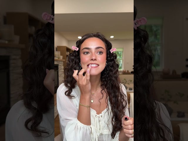 Letting TikTok choose my makeup based on my ethnicity 🇮🇹