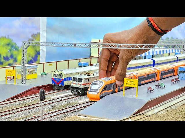 Arrival and Departure of Vande Bharat Express Train at HO Scale Layout ● Model Train Running Sess...
