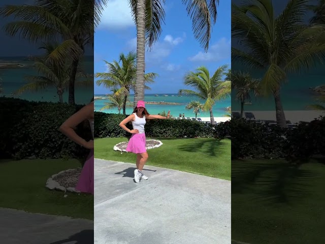 Moonwalking in the Bahamas hits different! 🌴💃🏻👟 #bahamas #moonwalk #michaeljackson