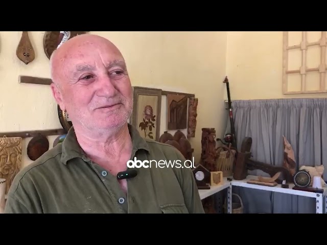 Gjysmë shekulli në gdhendjen e drurit/ Mjeshtri Agron Haska: Zanat i trashëguar nga babai
