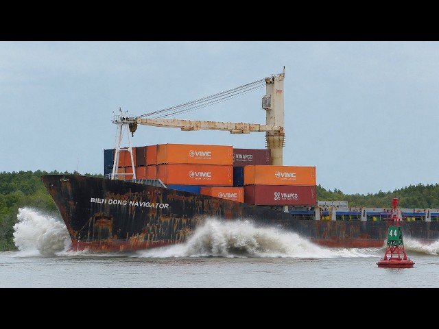 EXTREME TRAFFIC - Powerful Ships at Vietnam’s Busiest Waterway #shipspotting
