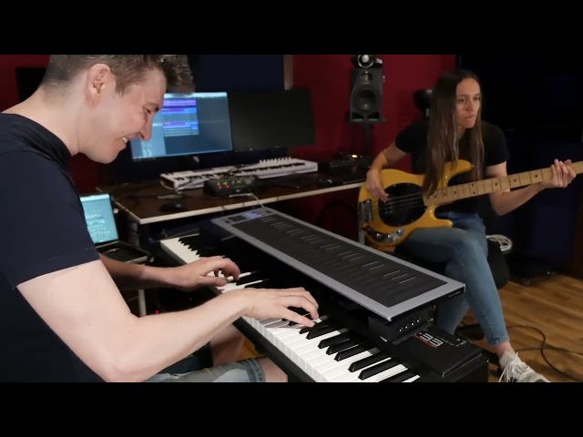 Gerald Peter & Julia Hofer - The Cheeky Pocket