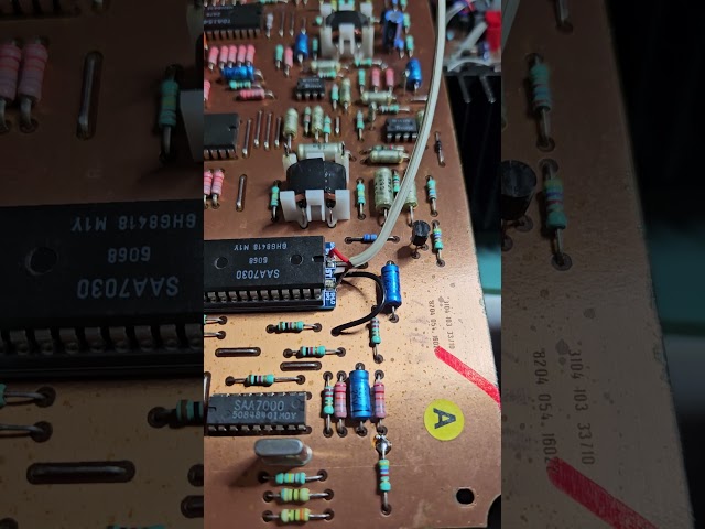 Philips CD-204 Digital Output  Modification (Soundtraces) Pt 2