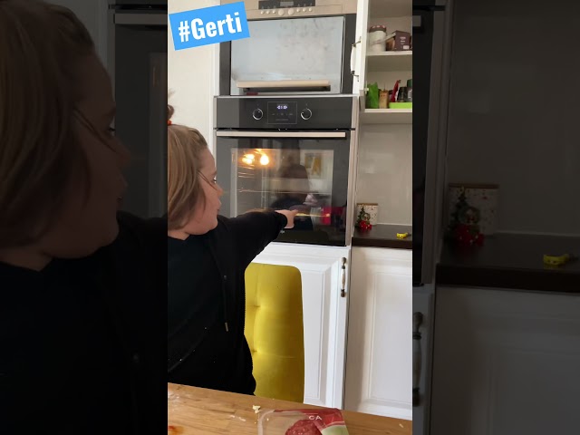 How to make a Pizza with Gerti #shorts