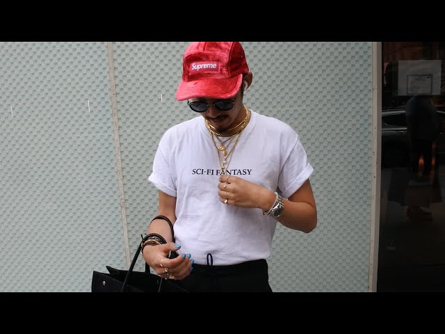 GOTHAM GALLERIA - What Are People Wearing In NYC - Fifth Ave - Street Fashion - Style Spotting - EP6