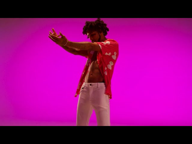 Chino Cappin (feat. Metro Marrs) - Hot Sh*t (Official Music Video)