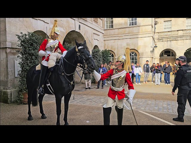 Monday MELTDOWN! Guard AND Police push the help button as Horse quits!