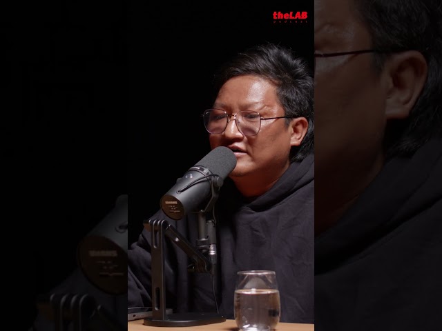 "𝐂𝐫𝐨𝐰𝐝 တွေကို စီးမျောစေချင်တယ်"