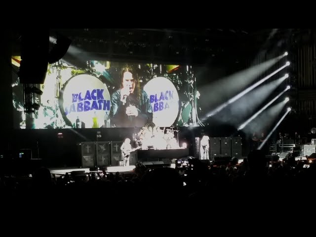 RIP Ozzy. Black Sabbath, Paranoid. The End Tour, Phoenix, September 2016