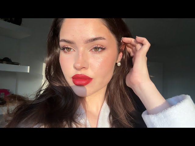 HOW TO WEAR A RED LIP WITH CONFIDENCE