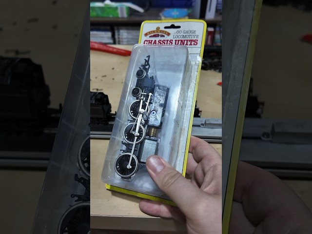 Replacing a #bachmann B1 chasis - #fixup #repair #modeltrains #modelrailway #toytrains #trains #fyp