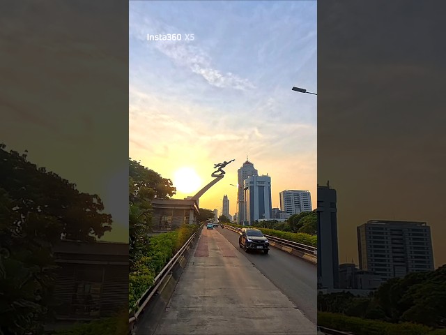 Golden Hour Edition. #Insta360X5 @insta360